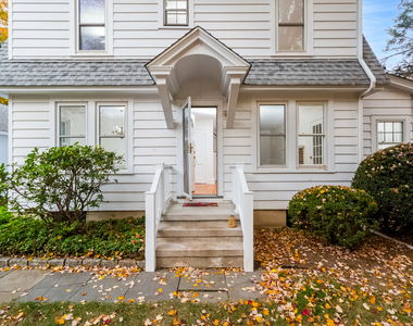 31 Hillandale Road - Photo Thumbnail 4