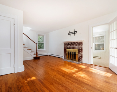 31 Hillandale Road - Photo Thumbnail 7