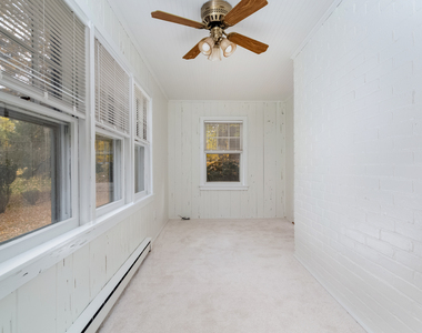 31 Hillandale Road - Photo Thumbnail 12