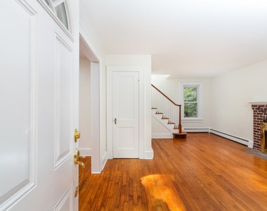 31 Hillandale Road - Photo Thumbnail 5