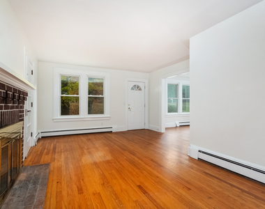 31 Hillandale Road - Photo Thumbnail 9