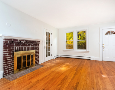31 Hillandale Road - Photo Thumbnail 8