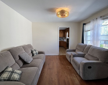200 Robin Street - Photo Thumbnail 2