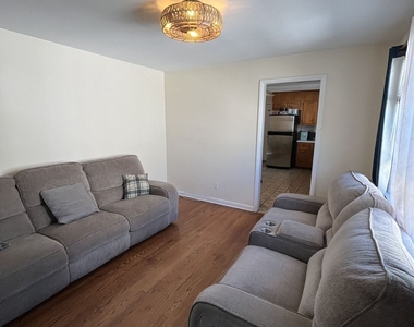 200 Robin Street - Photo Thumbnail 3