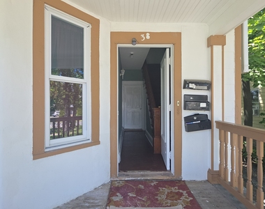 38 Homestead Avenue - Photo Thumbnail 3