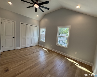 251 Main Street - Photo Thumbnail 12