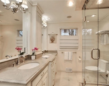 8 Lone Pine Lane - Photo Thumbnail 17