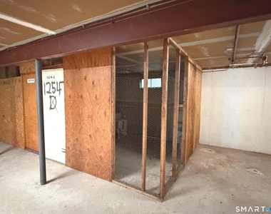 1254 Farmington Avenue - Photo Thumbnail 18