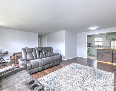 1254 Farmington Avenue - Photo Thumbnail 3