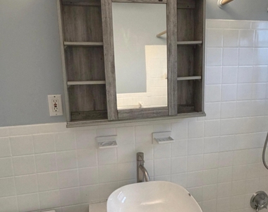 1254 Farmington Avenue - Photo Thumbnail 13