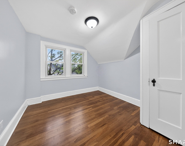 260 Main Street - Photo Thumbnail 8