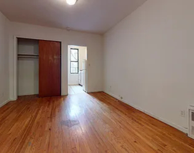 337 East 90th Street - Photo Thumbnail 3