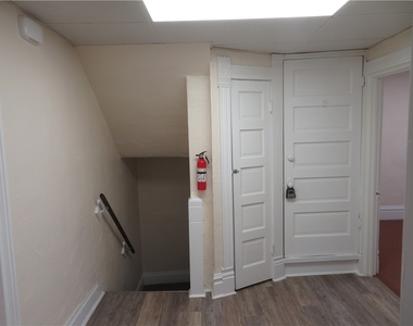 327 W Brady St - Photo Thumbnail 6