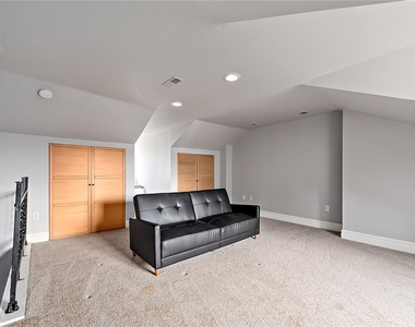330 Main Street - Photo Thumbnail 21