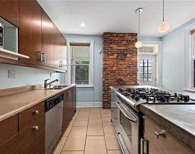 330 Main Street - Photo Thumbnail 13