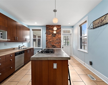330 Main Street - Photo Thumbnail 9