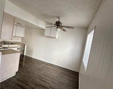 5808 Bromley Avenue - Photo Thumbnail 1