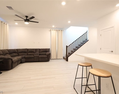 10212 Altavia Rock Street - Photo Thumbnail 2