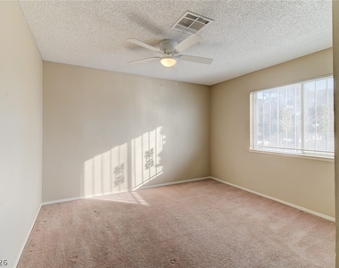 824 Hedge Way - Photo Thumbnail 8