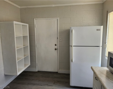 4624 Evergreen Place - Photo Thumbnail 10