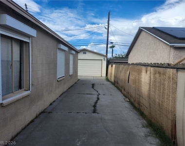 4624 Evergreen Place - Photo Thumbnail 3