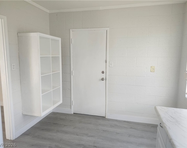 4624 Evergreen Place - Photo Thumbnail 11