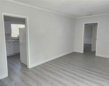 4624 Evergreen Place - Photo Thumbnail 13