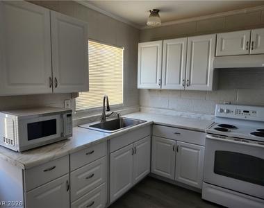 4624 Evergreen Place - Photo Thumbnail 7