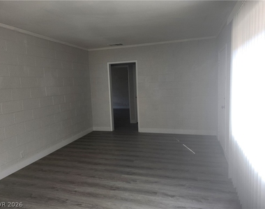 4624 Evergreen Place - Photo Thumbnail 14