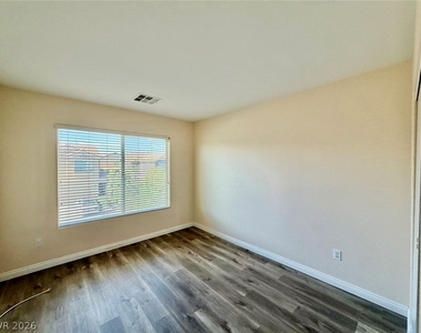 9137 Wine Cellar Avenue - Photo Thumbnail 10