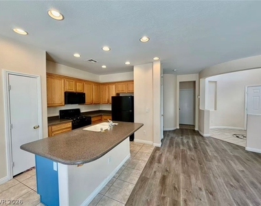 9137 Wine Cellar Avenue - Photo Thumbnail 5