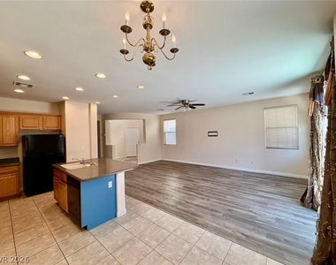 9137 Wine Cellar Avenue - Photo Thumbnail 4