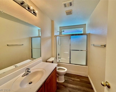 9137 Wine Cellar Avenue - Photo Thumbnail 13