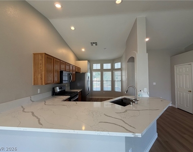 2139 Meadow Green Avenue - Photo Thumbnail 10