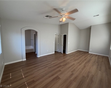 2139 Meadow Green Avenue - Photo Thumbnail 17