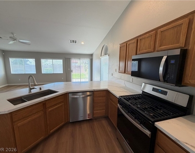 2139 Meadow Green Avenue - Photo Thumbnail 13
