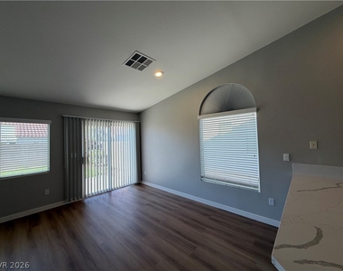 2139 Meadow Green Avenue - Photo Thumbnail 9