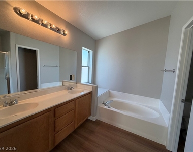 2139 Meadow Green Avenue - Photo Thumbnail 19