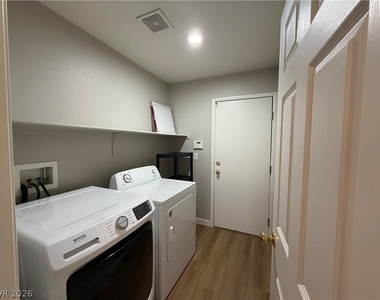 2139 Meadow Green Avenue - Photo Thumbnail 27