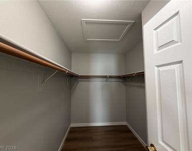 2139 Meadow Green Avenue - Photo Thumbnail 18