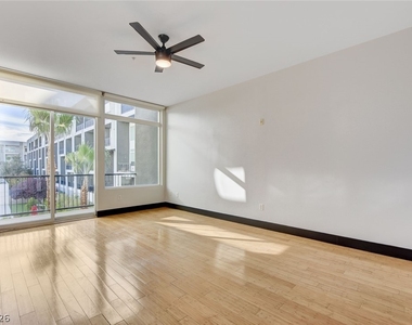 2715 W Pebble Road - Photo Thumbnail 4