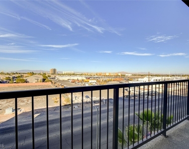 2715 W Pebble Road - Photo Thumbnail 32