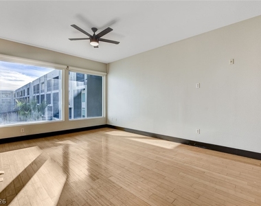 2715 W Pebble Road - Photo Thumbnail 12