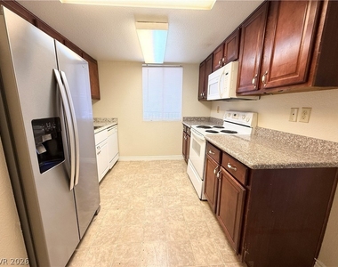 4431 Alexis Drive - Photo Thumbnail 10