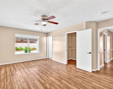933 Derringer Lane - Photo Thumbnail 12