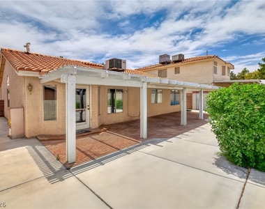933 Derringer Lane - Photo Thumbnail 3