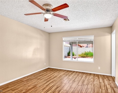 933 Derringer Lane - Photo Thumbnail 17