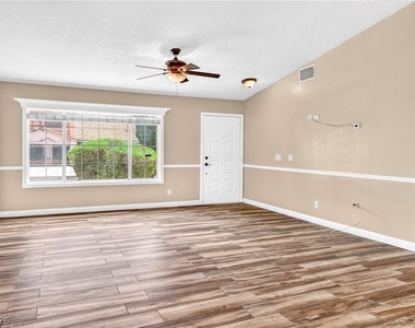 933 Derringer Lane - Photo Thumbnail 9