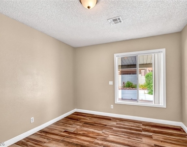 933 Derringer Lane - Photo Thumbnail 19