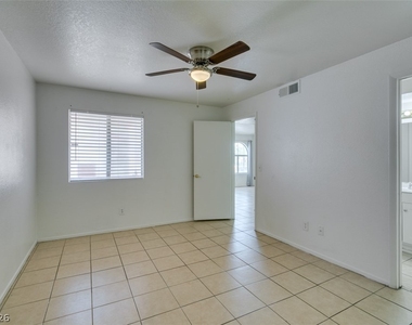 7570 W Flamingo Road - Photo Thumbnail 29